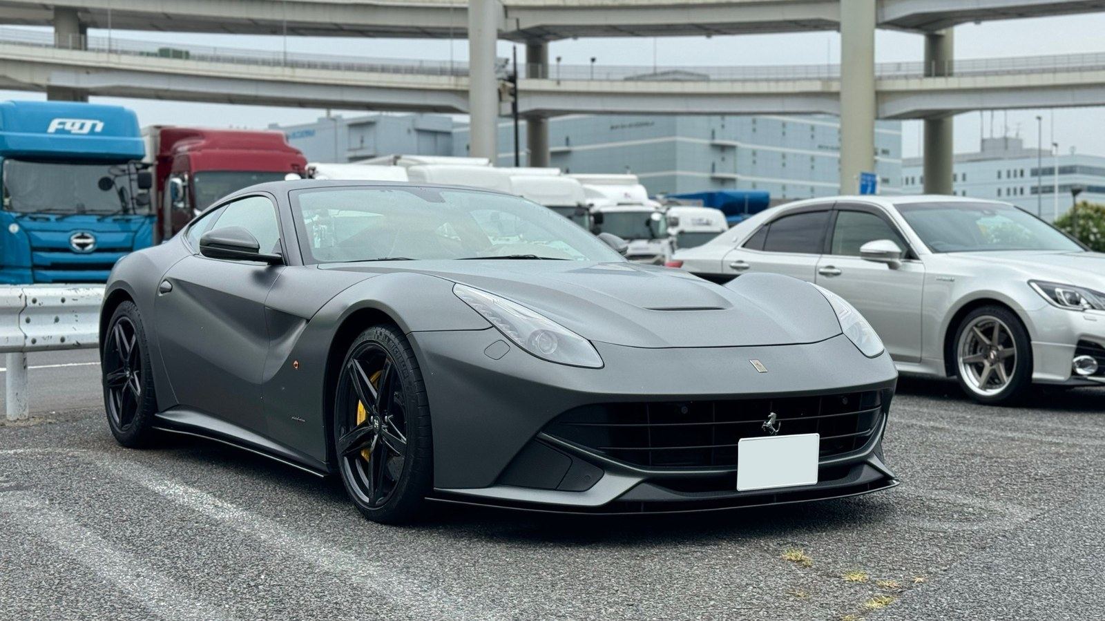 Ferrari F12 Berlinetta フロントビュー